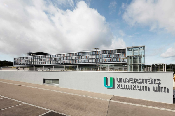 Luftaufnahme des Gebäudes des Universitätsklinikum in Ulm | CLINARIS Geschichte